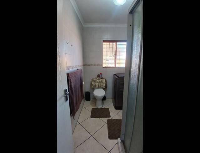 6 BEDROOM GATED ESTATE FOR SALE IN KEMPTON PARK EXT 4